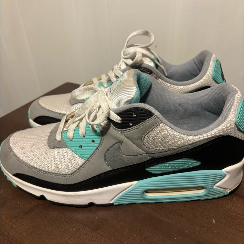 Men Nike Air Max 90 Sneakers in White, Gray, and Teal Sz 13